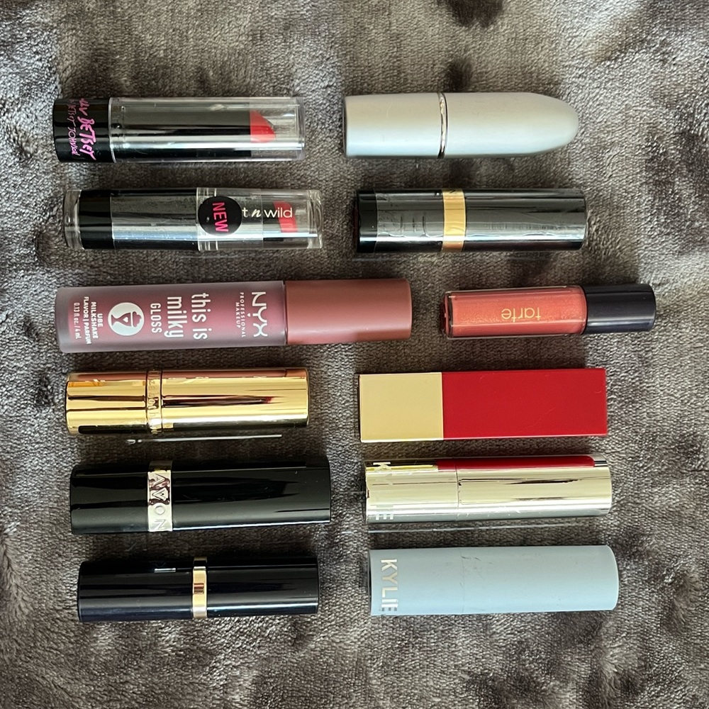 NEW Lot of lipstick